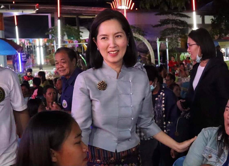 ตรีนุช เทียนทอง รมว.ศึกษาธิการ ตรีนุช เทียนทอง รมว.ศึกษาธิการ